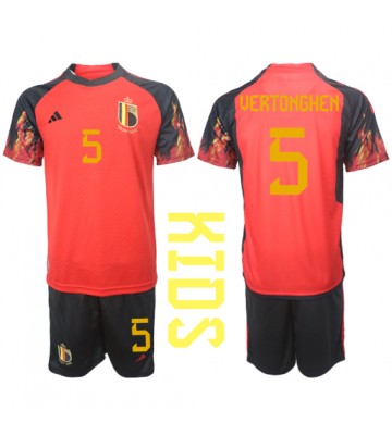 Belgien Jan Vertonghen #5 Replika Babytøj Hjemmebanesæt Børn VM 2022 Kortærmet (+ Korte bukser)